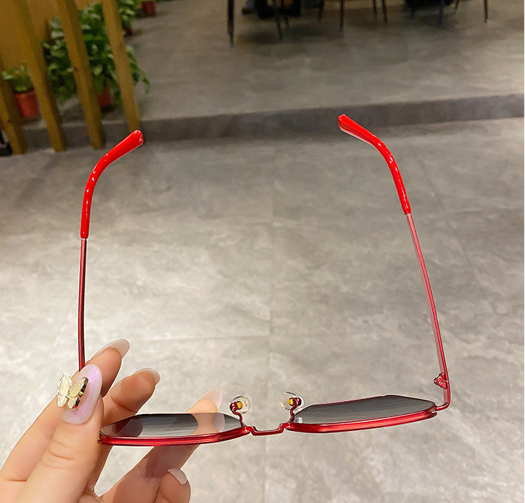 New Women's Anti Ultraviolet Classic Cat's Eye Design Fashion Sunglasses