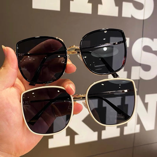 Luxury Rimless Sunglasses Women Fashion Oversized Outdoor Gradient Shades UV400 with sunglass case   Features: Visible perspective rate: 99 (%).  Anti-UV level : UV400